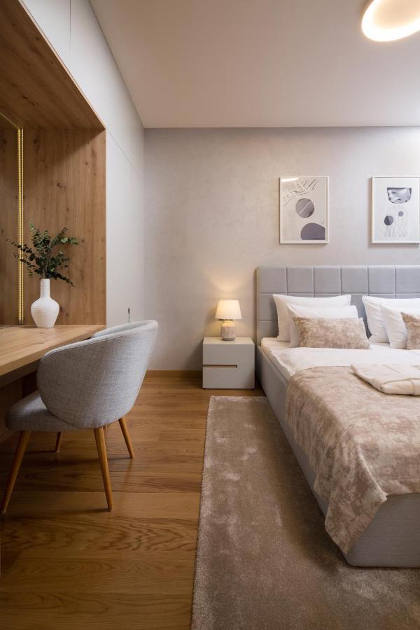 Ena, Luxury Apartment *